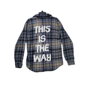 STAR WARS CAKEWORTHY THIS IS THE WAY PLAID FLANNEL MANDALORIAN YODA SHIRT LG